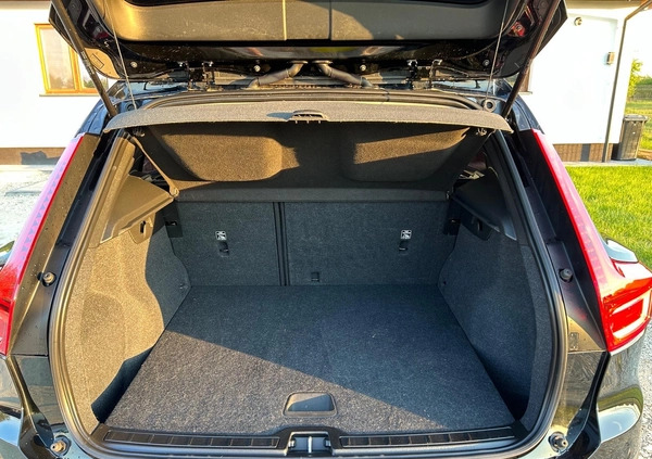 Volvo XC 40 cena 115000 przebieg: 231222, rok produkcji 2019 z Radom małe 121
